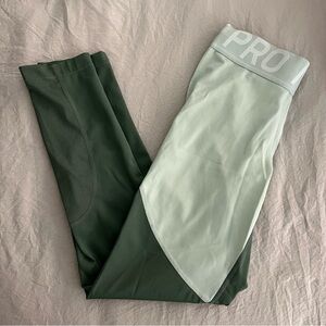 Nike Pro Mesh Green Colorblock Leggings